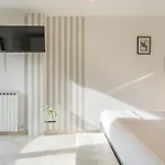 Des Etrangers Apartment