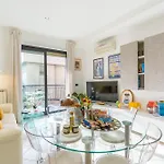 Des Etrangers Apartment *