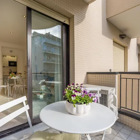 Apartament Des Etrangers -parcheggio Privato- Private Parking *