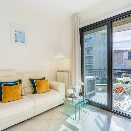 Apartament Des Etrangers -parcheggio Privato- Private Parking *